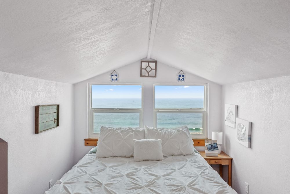 Photo of upstairs bedroom overlooking the magnificent Pacific Ocean