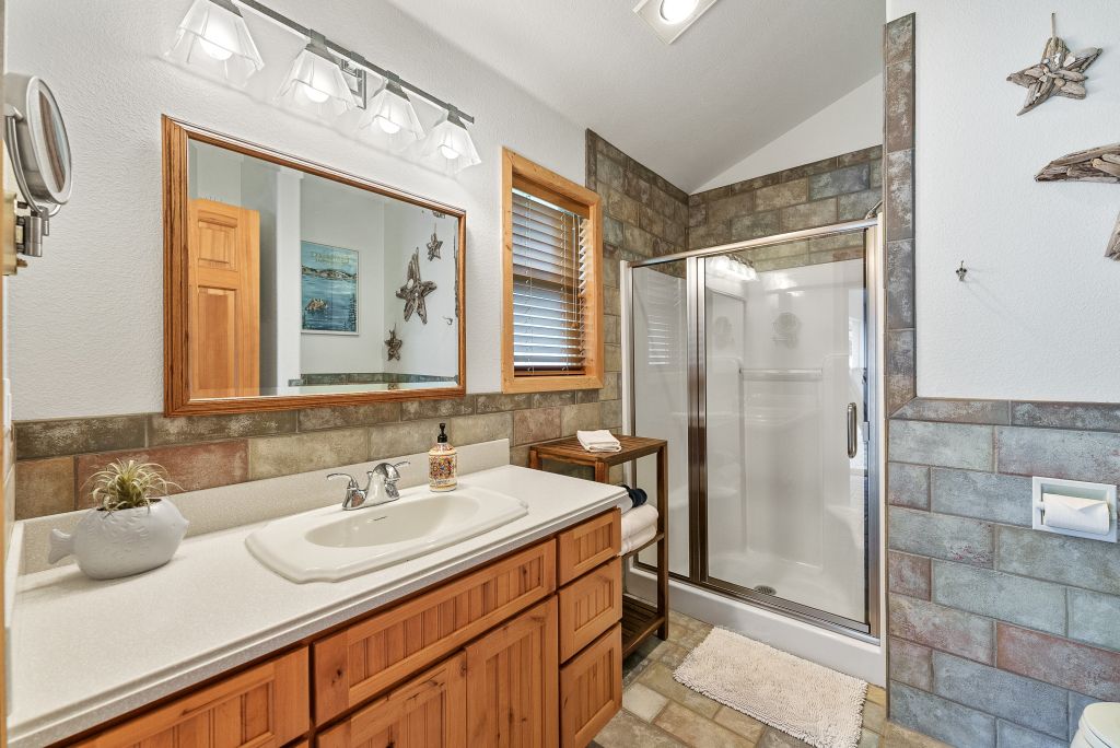 Photo of guest bathroom off the pool room at Paradise Found