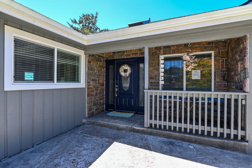 A photo of one of the welcoming entrances to Paradise Found