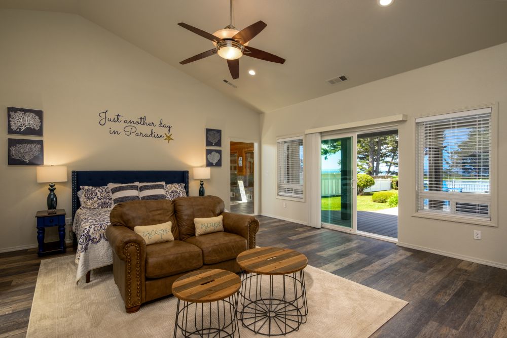 Photo of Huge Master Bedroom at Paradise Found