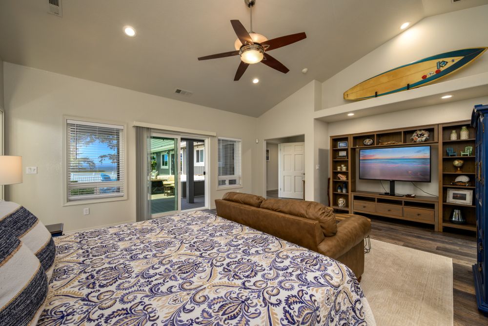 Photo of Huge Master Bedroom at Paradise Found