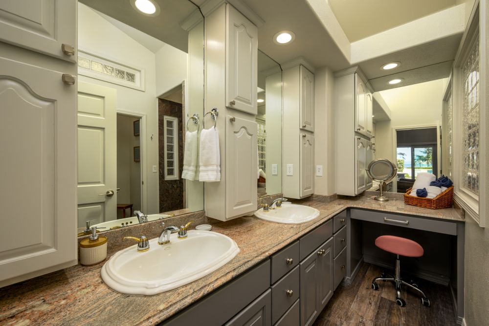 Photo of Master Bathroom at Paradise Found