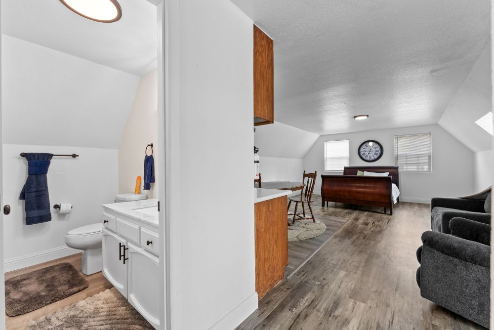 Winchuck River Homestead Studio Bedroom/Bath above the garage