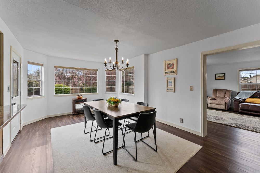 Winchuck River Homestead Dining Room