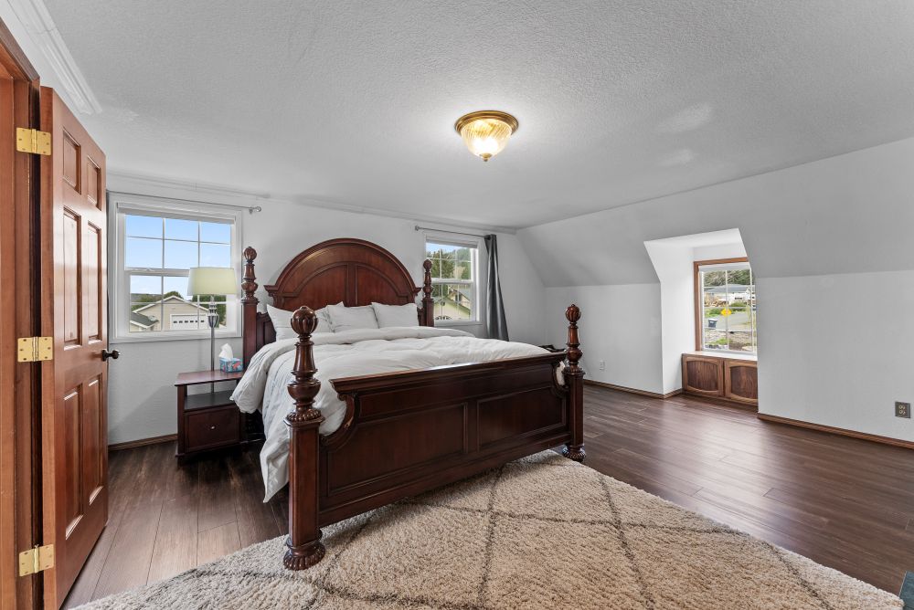 Winchuck River Homestead Upstairs Primary Bedroom