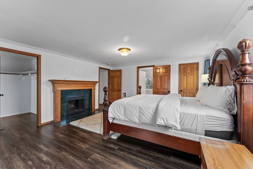 Winchuck River Homestead Upstairs Primary Bedroom