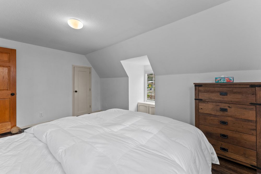 Winchuck River Homestead Upstairs Bedroom