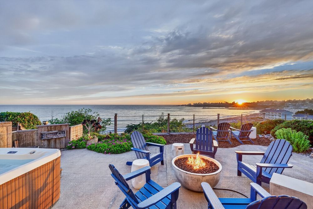 Amazing Beachfront Outdoor Space - Day Dreamin', A Brookings Vacation Rental Home