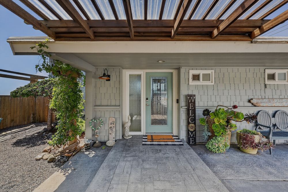 Entryway at Day Dreamin', A Brookings Vacation Rental Home