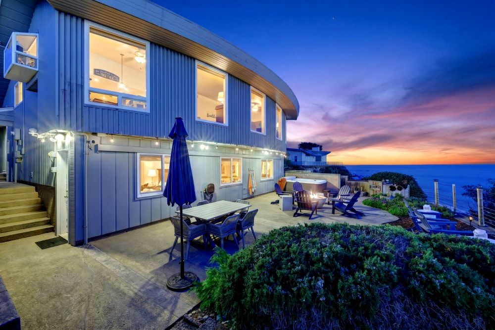 Amazing Beach House - Day Dreamin', A Brookings Vacation Rental Home
