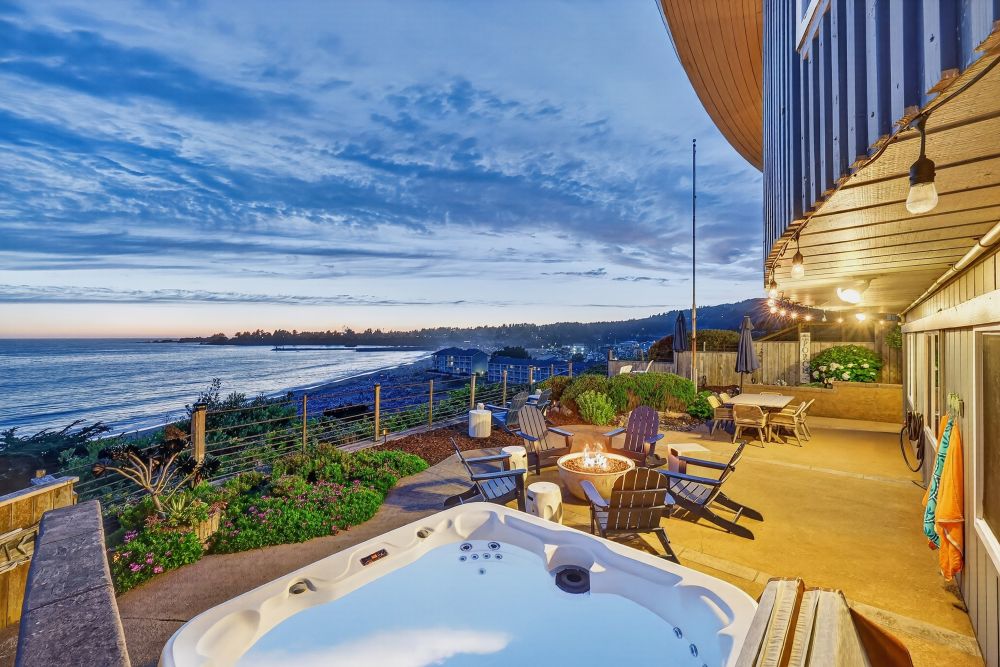 Amazing Beach House - Day Dreamin', A Brookings Vacation Rental Home